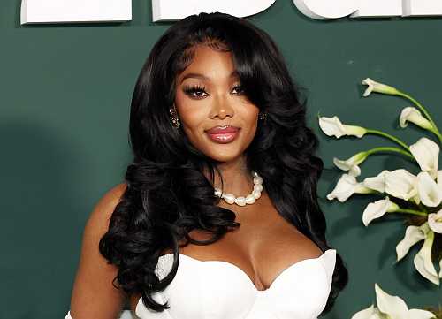 What's Tea? Summer Walker Sparks New Boo Rumors After Flaunting HUGE Romantic Gift (PHOTOS)